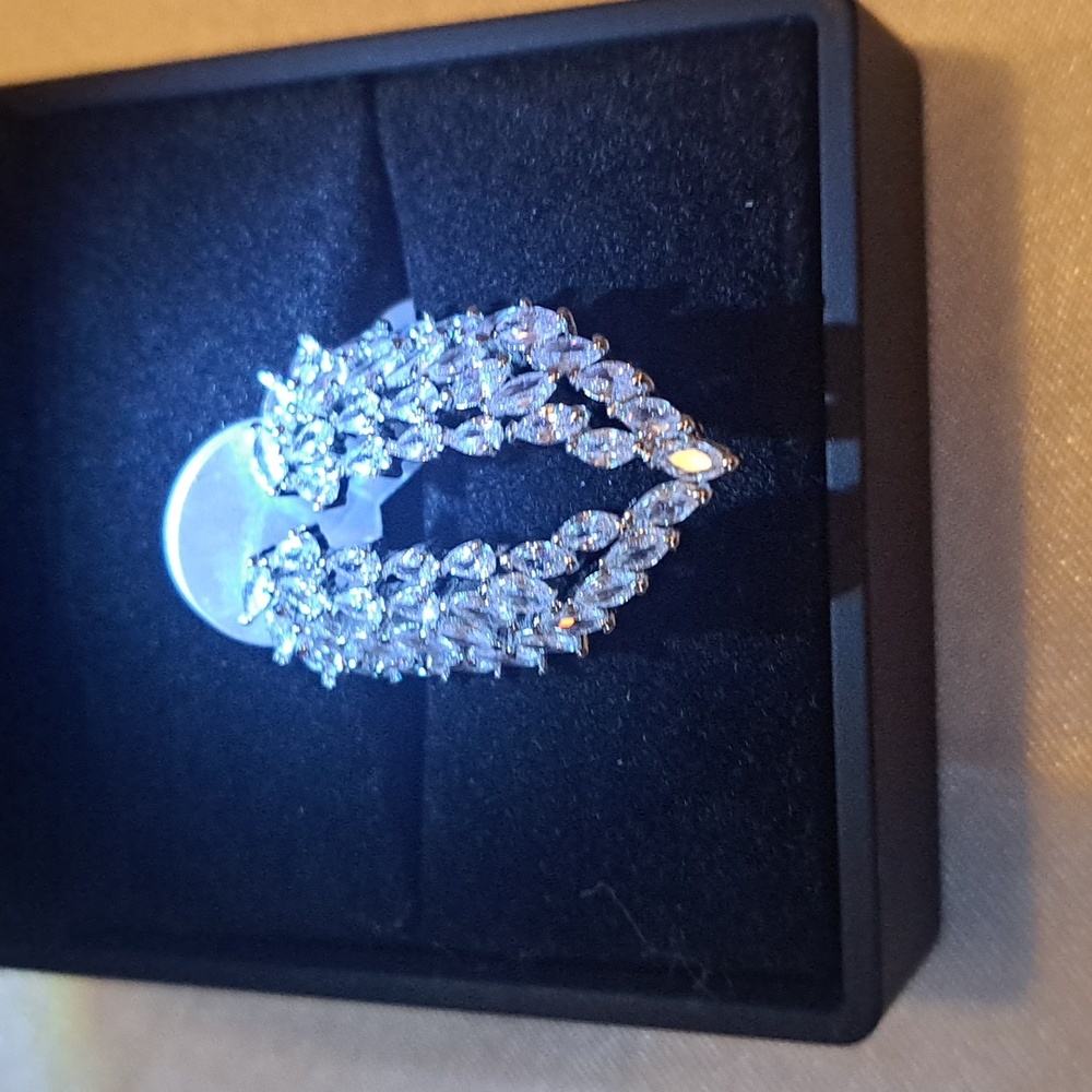 ANGEL WING RING - Picture 2 of 7